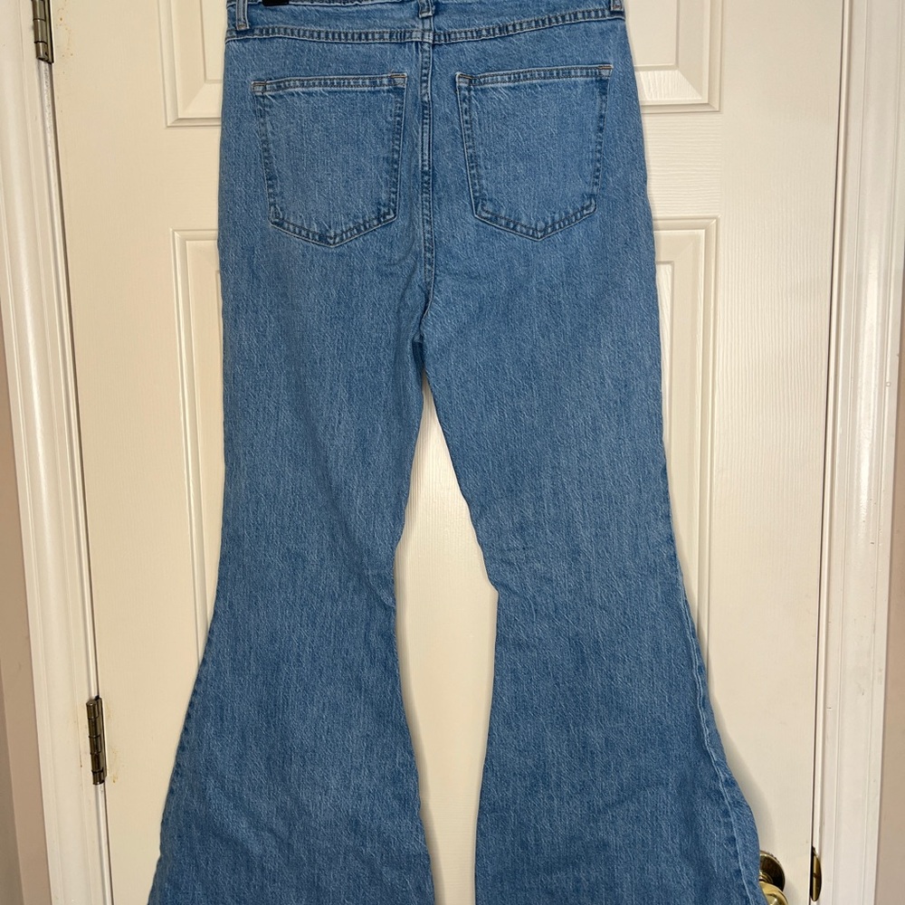 Forever 21 bell bottom jeans - Picture 2 of 4
